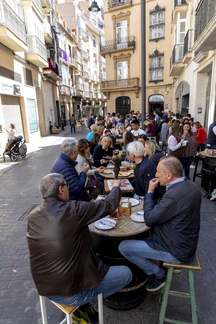 Jueves Santo de encuentros y mucho turismo en Cartagena