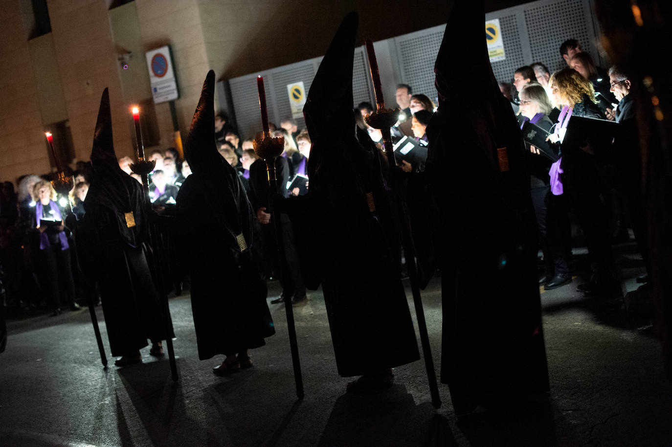 Las imágenes de la procesión del Silencio el Jueves Santo en Murcia