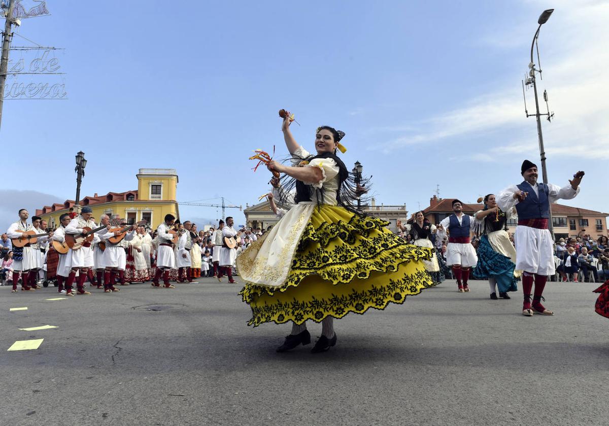 Desfile del Bando de la Huerta del año pasado, a su llegada a la Gran Vía de Murcia.