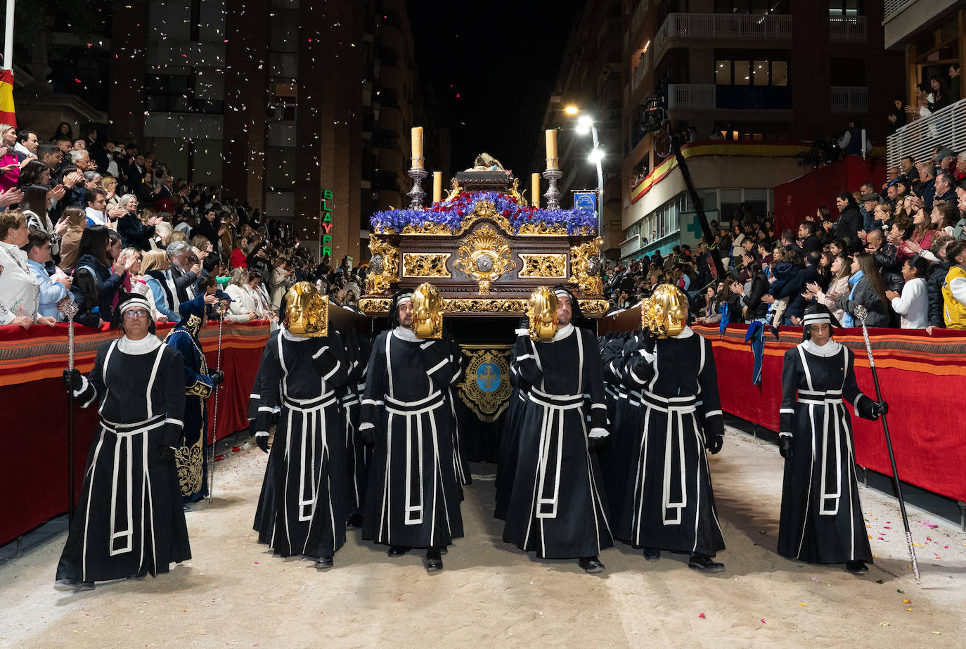 Imágenes del Paso Azul de Lorca en el Viernes Santo