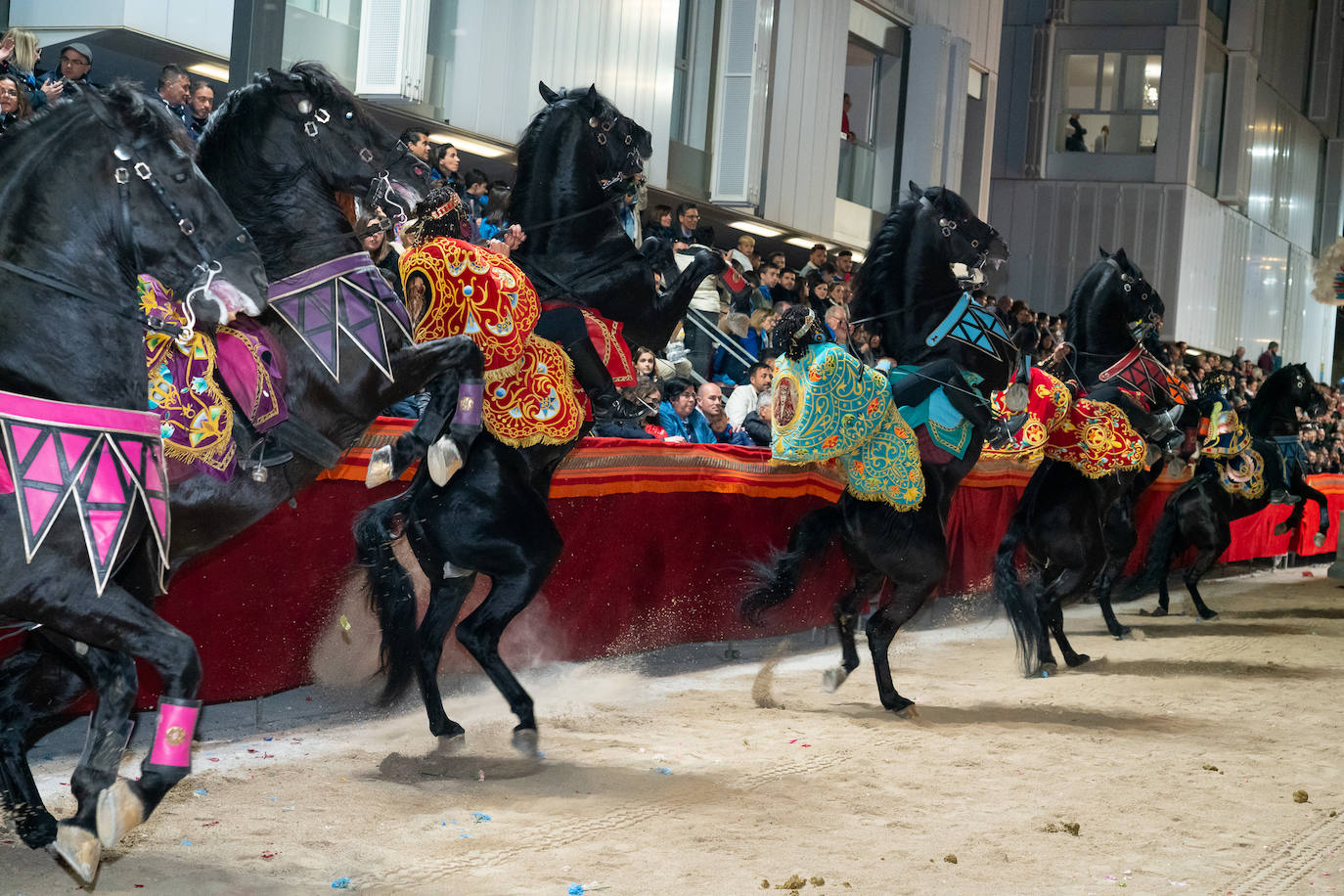 Imágenes del Paso Blanco de Lorca en el Viernes Santo