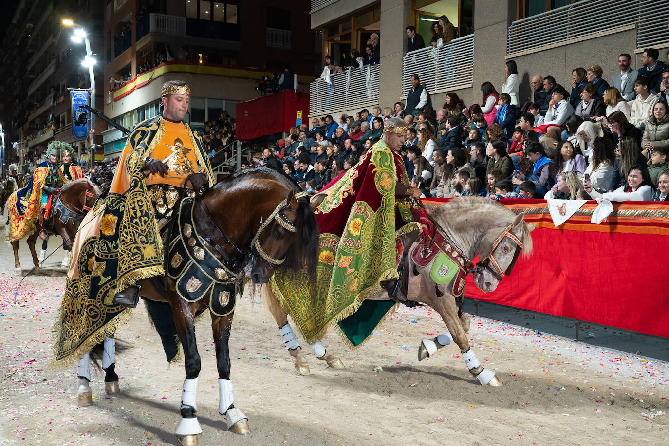 Imágenes del Paso Blanco de Lorca en el Viernes Santo