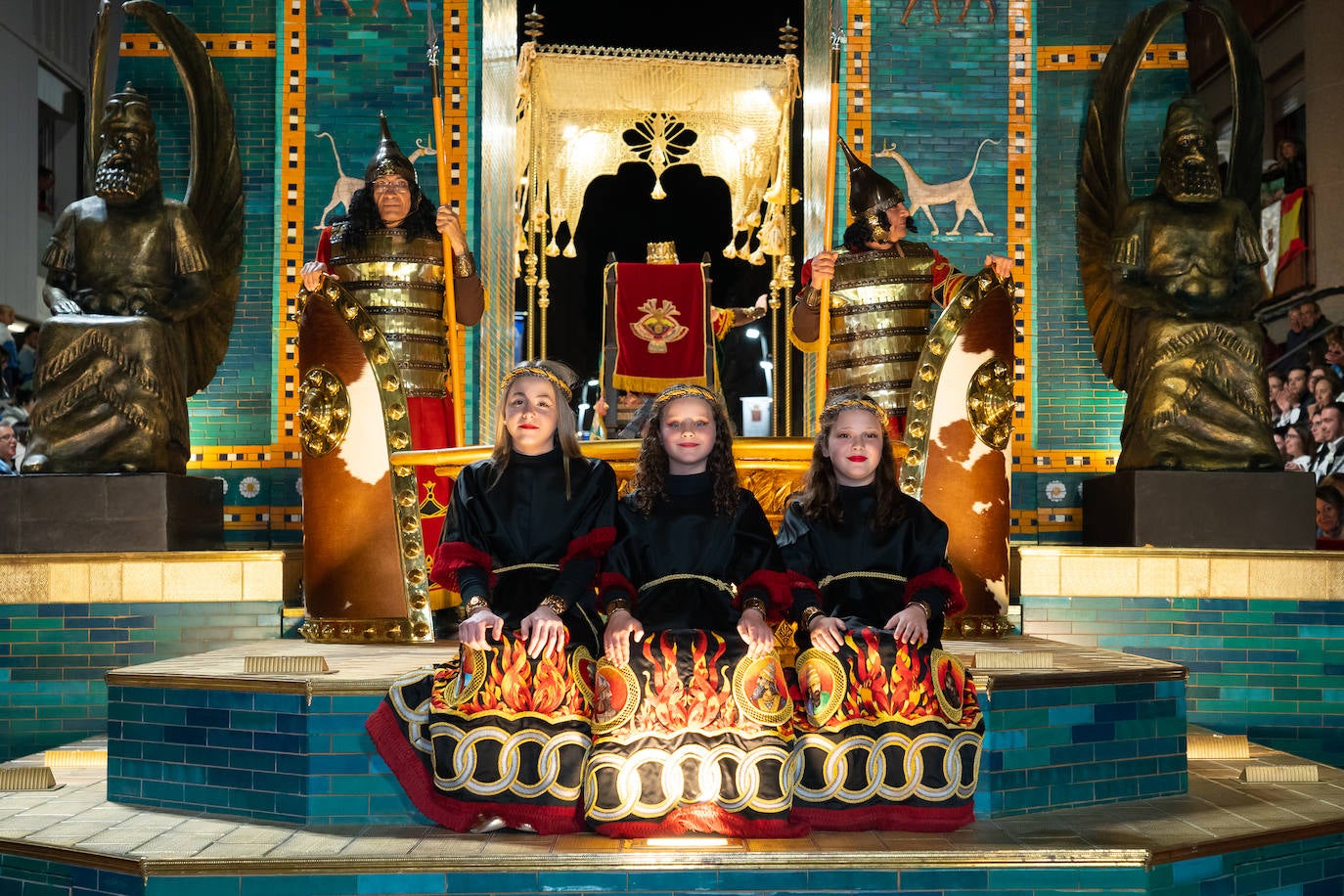 Imágenes del Paso Blanco de Lorca en el Viernes Santo