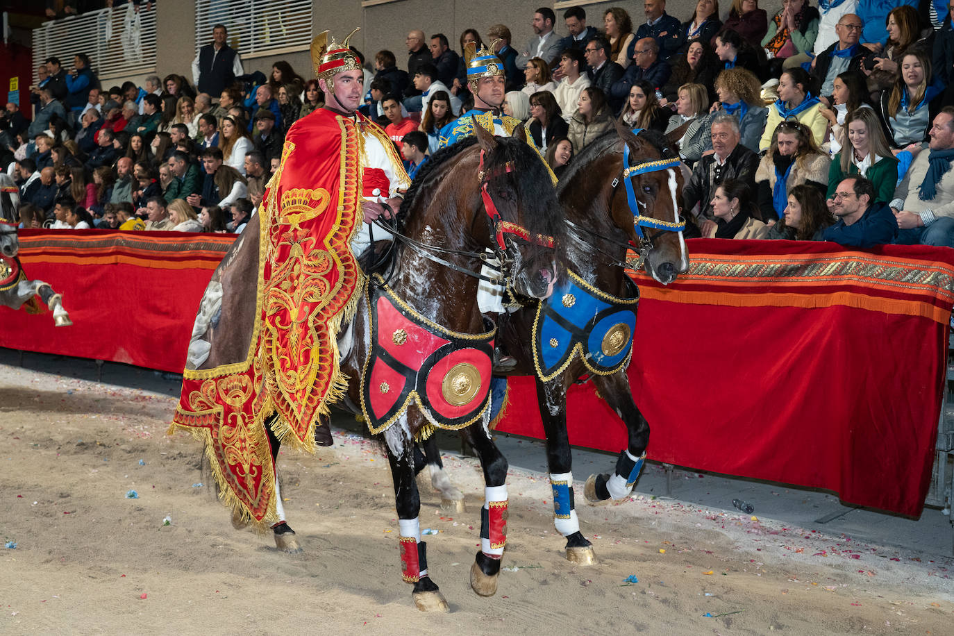 Imágenes del Paso Blanco de Lorca en el Viernes Santo
