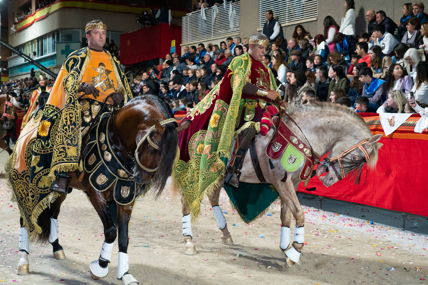 Imágenes del Paso Blanco de Lorca en el Viernes Santo