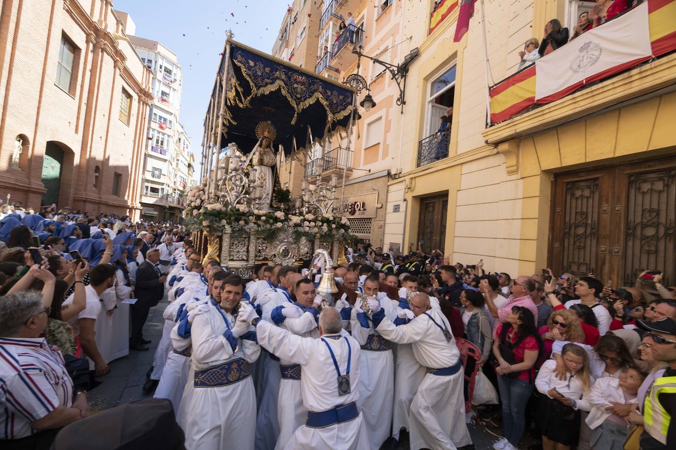 La procesión del Resucitado de Cartagena, en imágenes