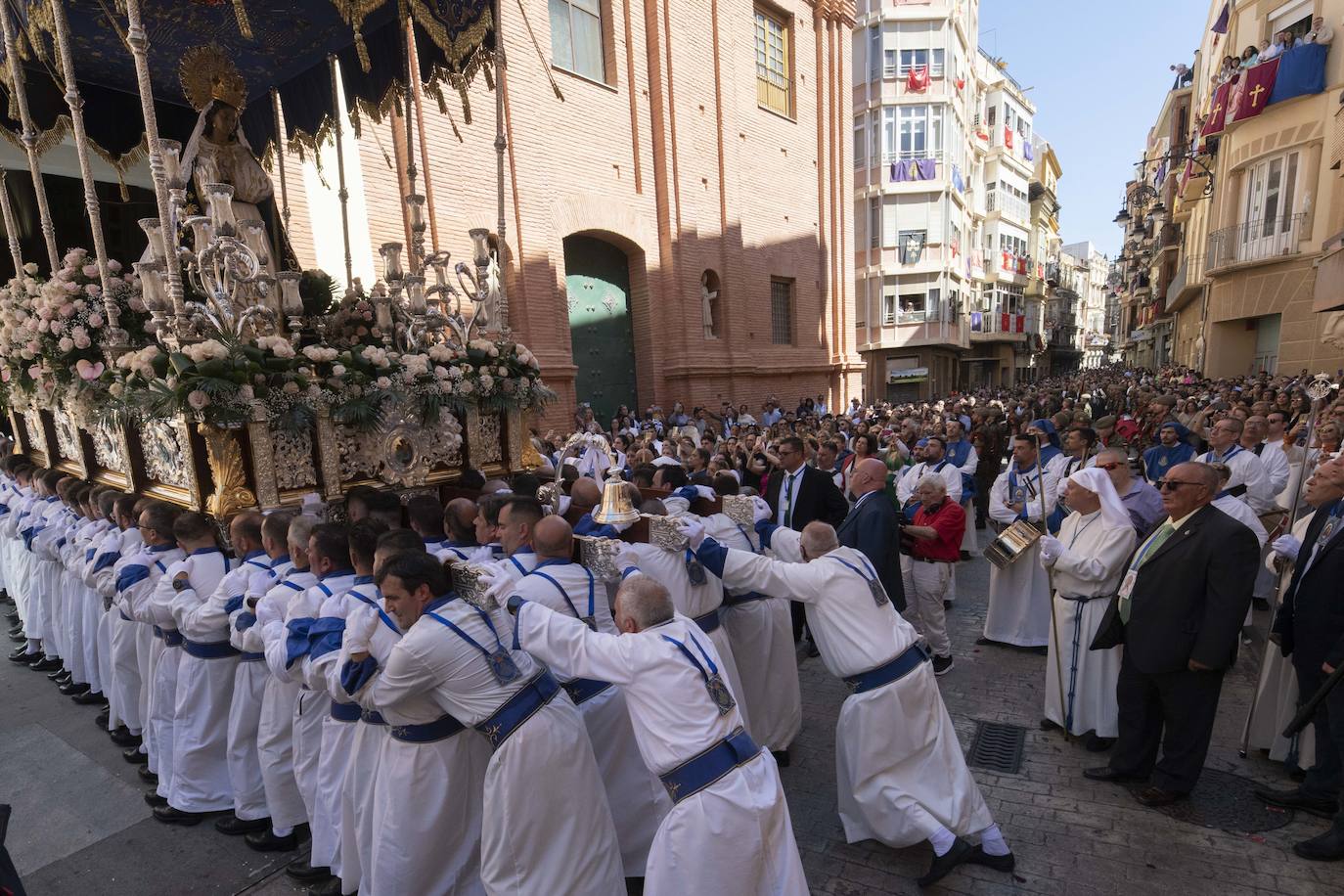 La procesión del Resucitado de Cartagena, en imágenes