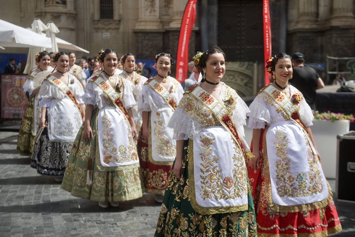 Las imágenes de la recepción de las Reinas de la Huerta de Murcia en el Palacio de San Esteban
