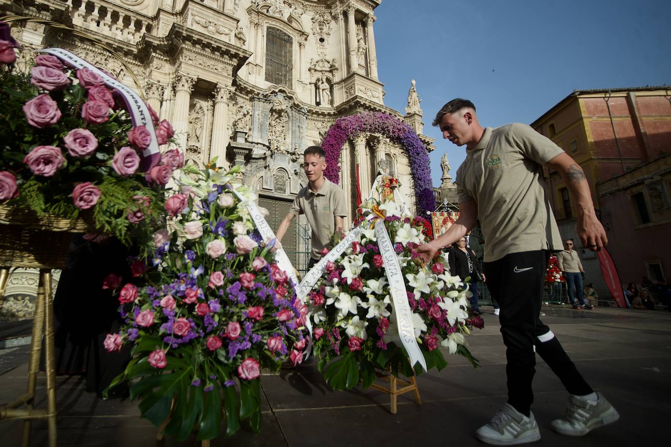 Las imágenes de la ofrenda floral a la Virgen de la Fuensanta