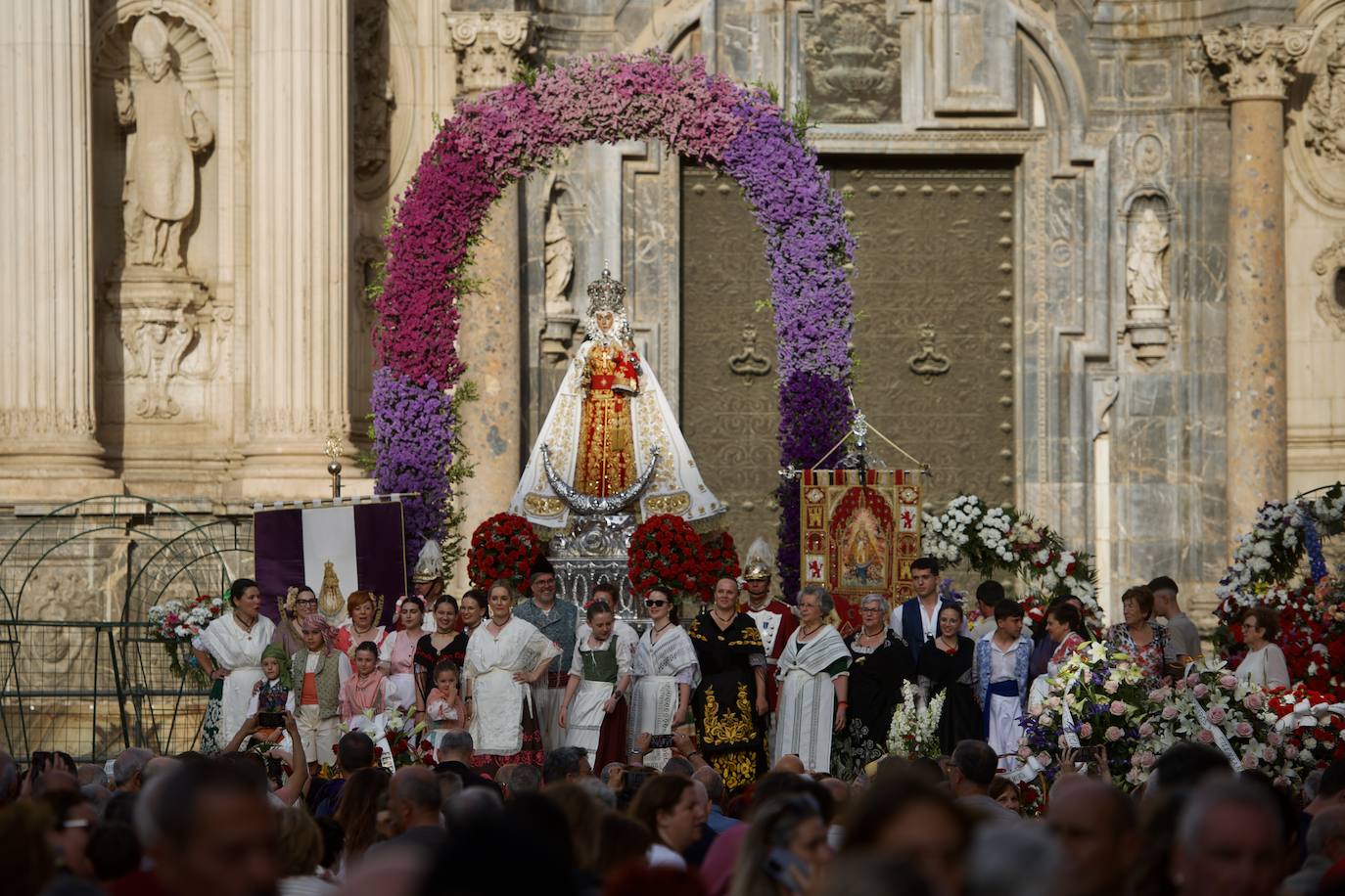 Las imágenes de la ofrenda floral a la Virgen de la Fuensanta