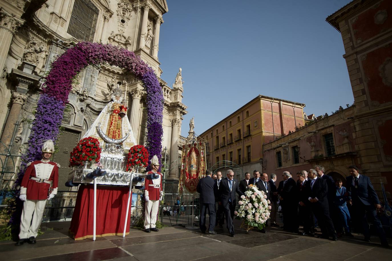 Las imágenes de la ofrenda floral a la Virgen de la Fuensanta