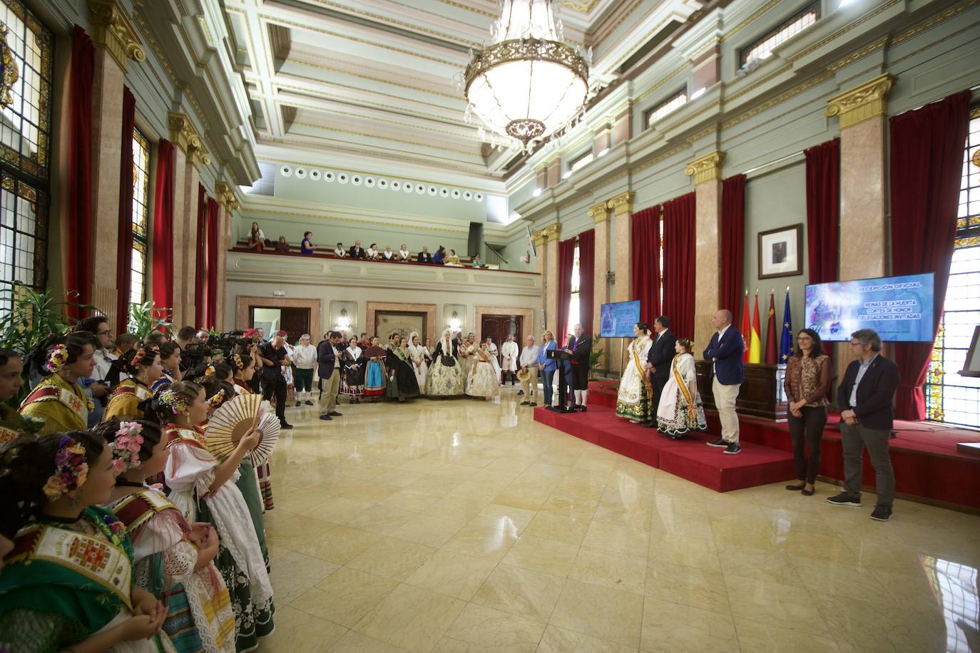 Las imágenes de la recepción de las Reinas de la Huerta de Murcia en el Palacio de San Esteban