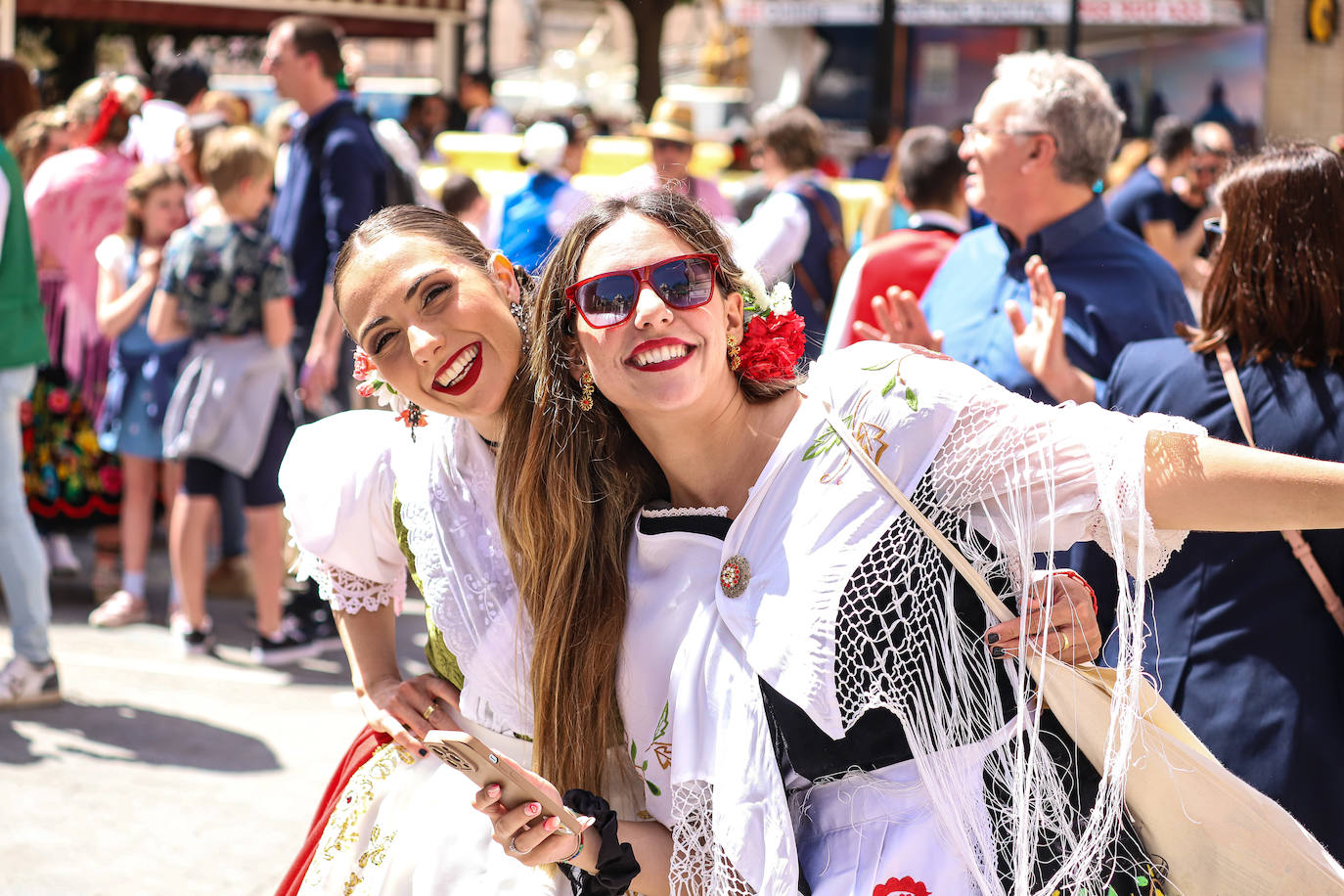 Las imágenes del ambiente festivo que inunda las calles en el Bando de la Huerta