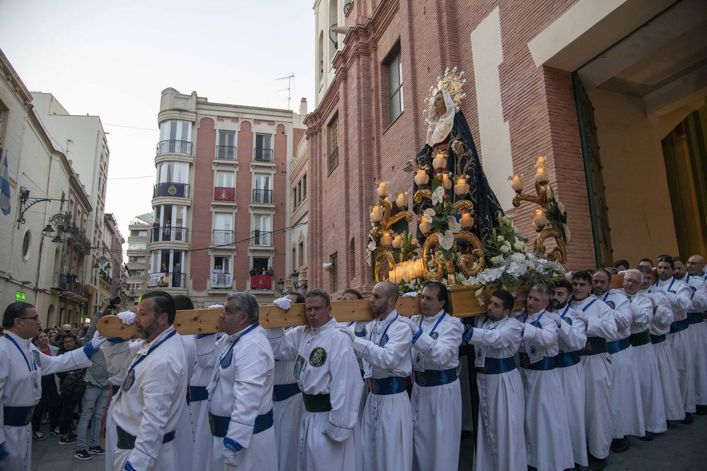 Las imágenes de la procesión Prendimiento el lunes en Cartagena
