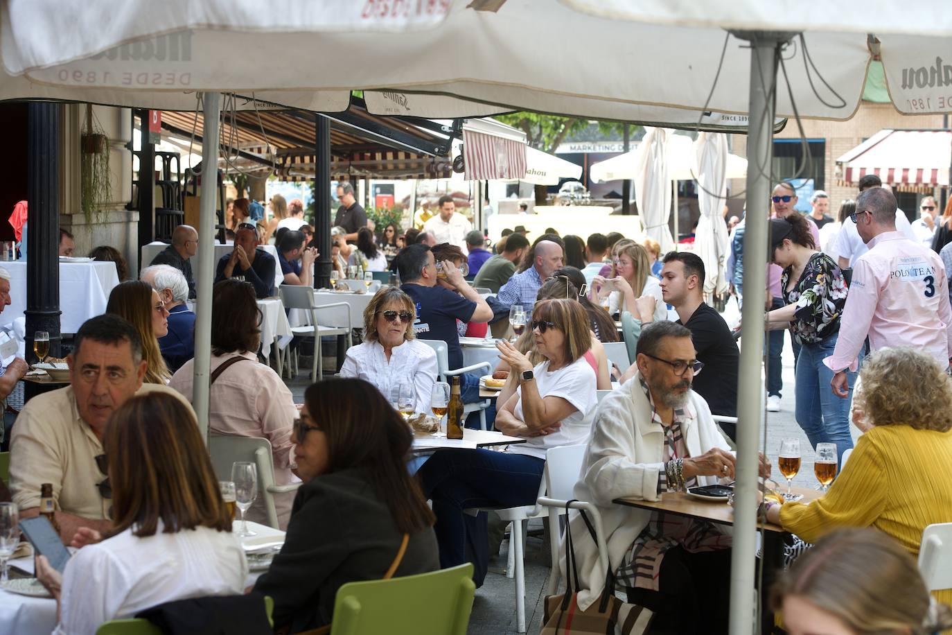 Bares y restaurantes de Murcia llenos en Semana Santa