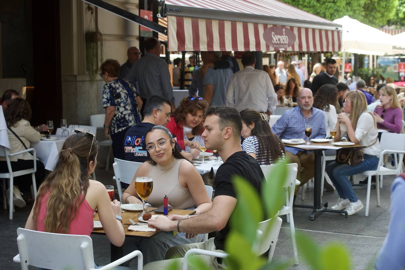 Bares y restaurantes de Murcia llenos en Semana Santa