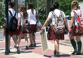 Alumnas de un colegio concertado de Murcia en una imagen de archivo.