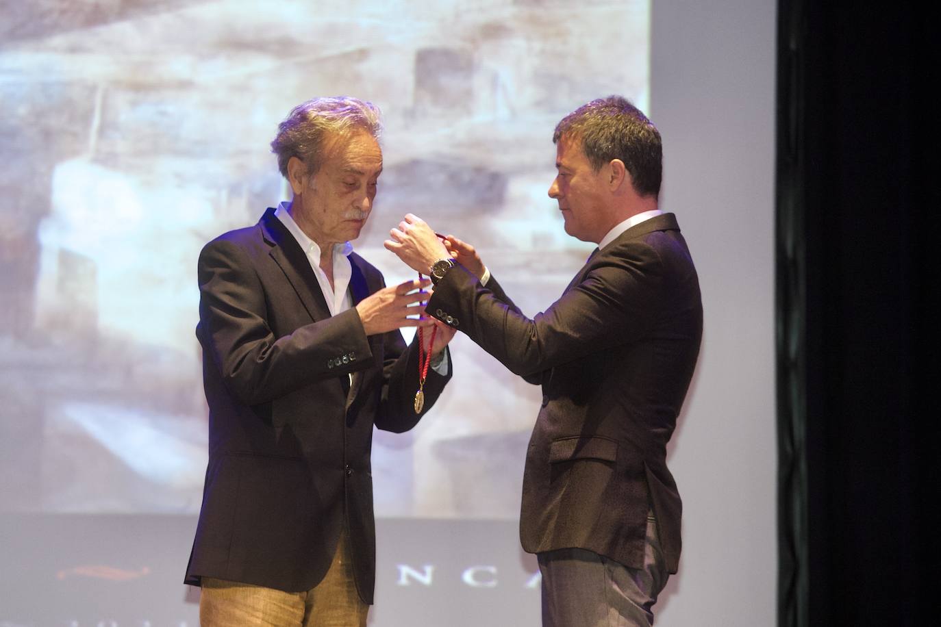 Pedro Cano recibe la Medalla de Oro de Blanca