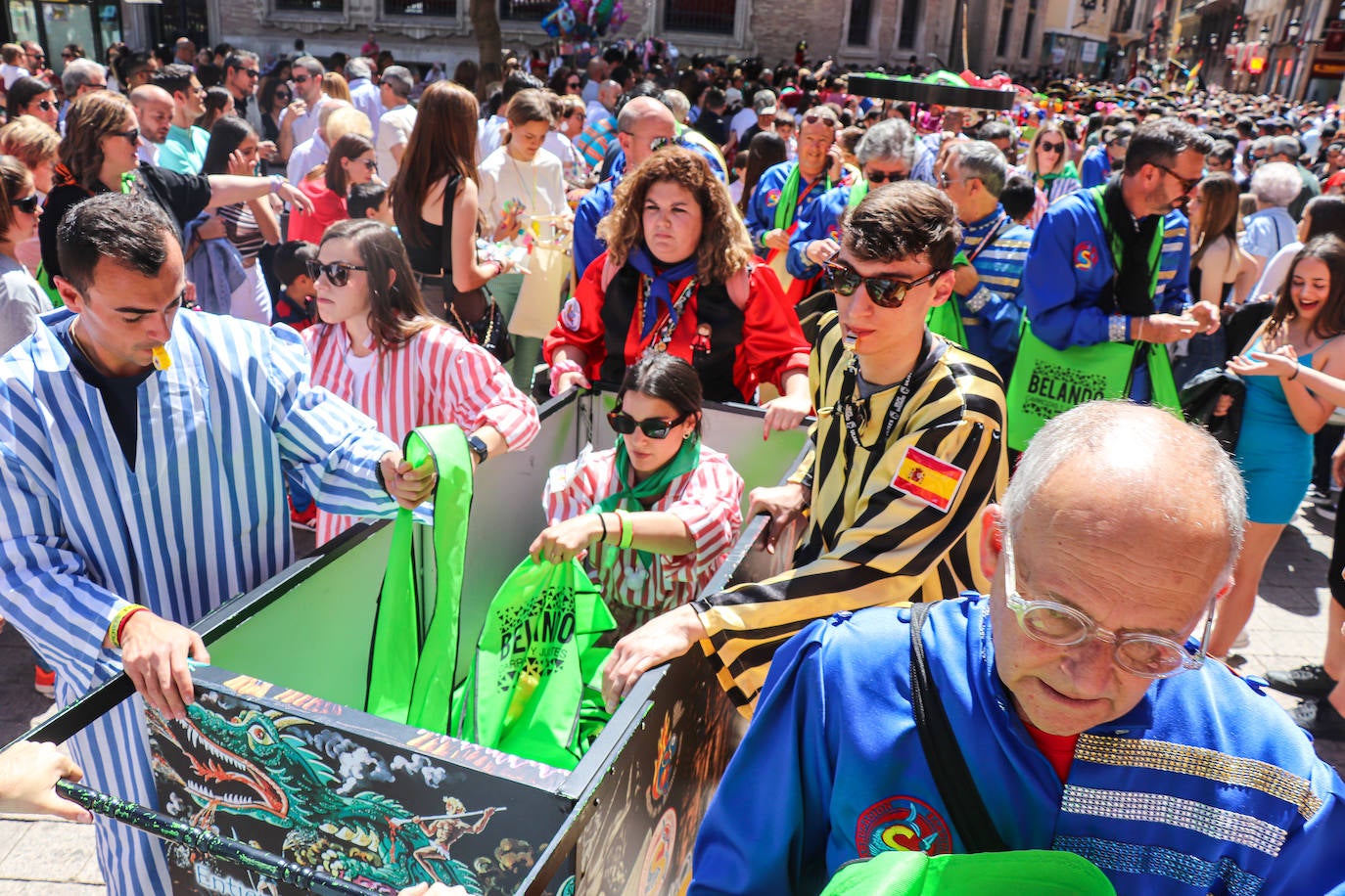 El desfile de Doña Sardina por el centro de Murcia, en imágenes