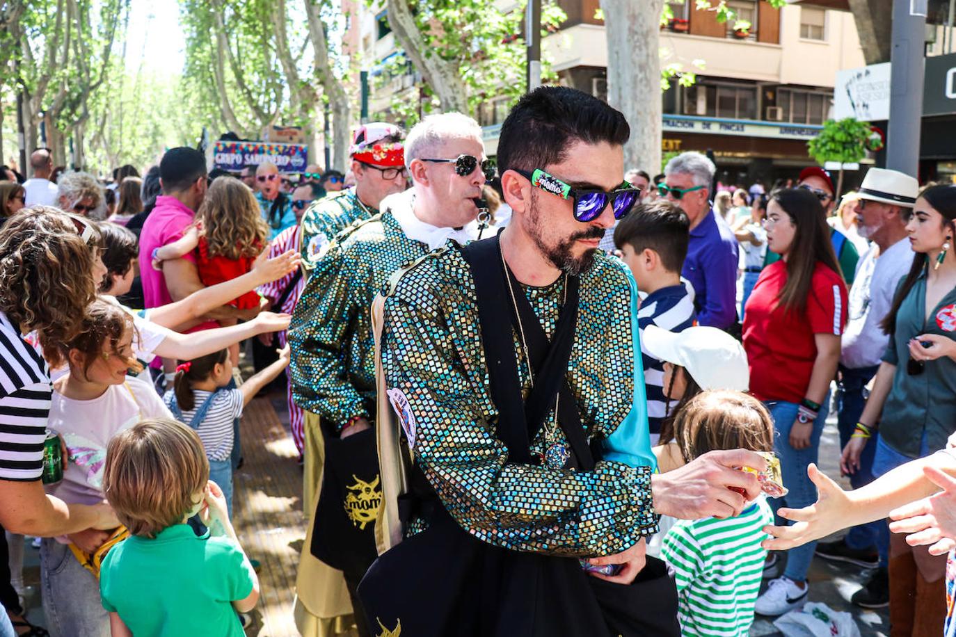 El desfile de Doña Sardina por el centro de Murcia, en imágenes