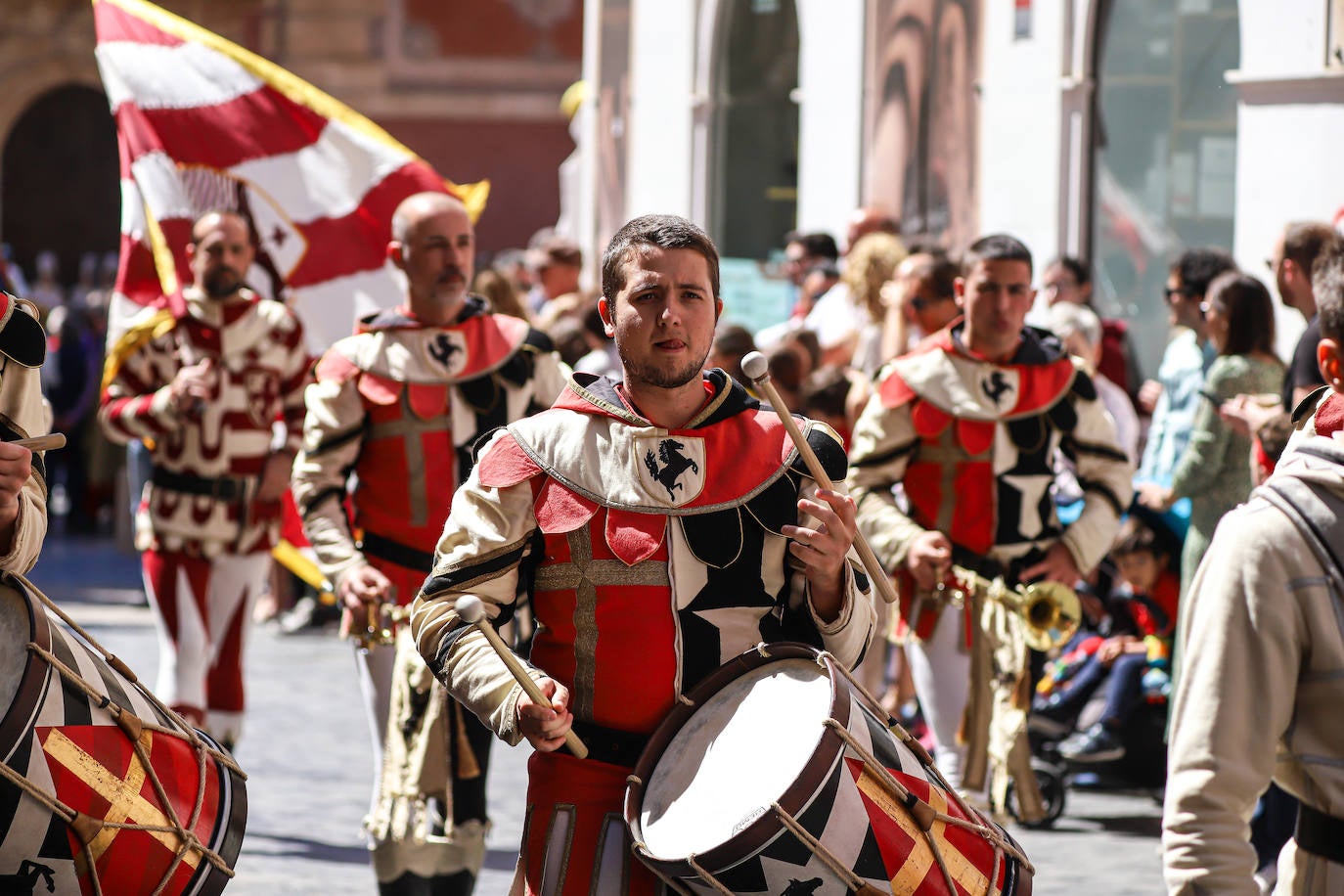 El desfile de Doña Sardina por el centro de Murcia, en imágenes