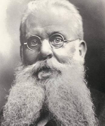 Imagen secundaria 2 - Arriba, imagen del río Espuña, en el siglo XIX. Abajo a la izquierda, una brigada realiza hoyos para la replantación. A la derecha, retrato de Ricardo Codorníu. 