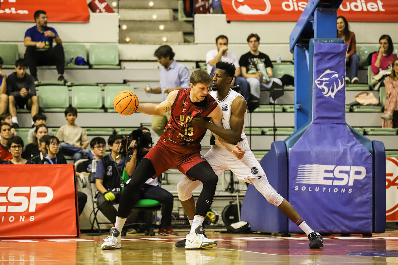 Las imágenes del partido entre el UCAM Murcia y el Zaragoza
