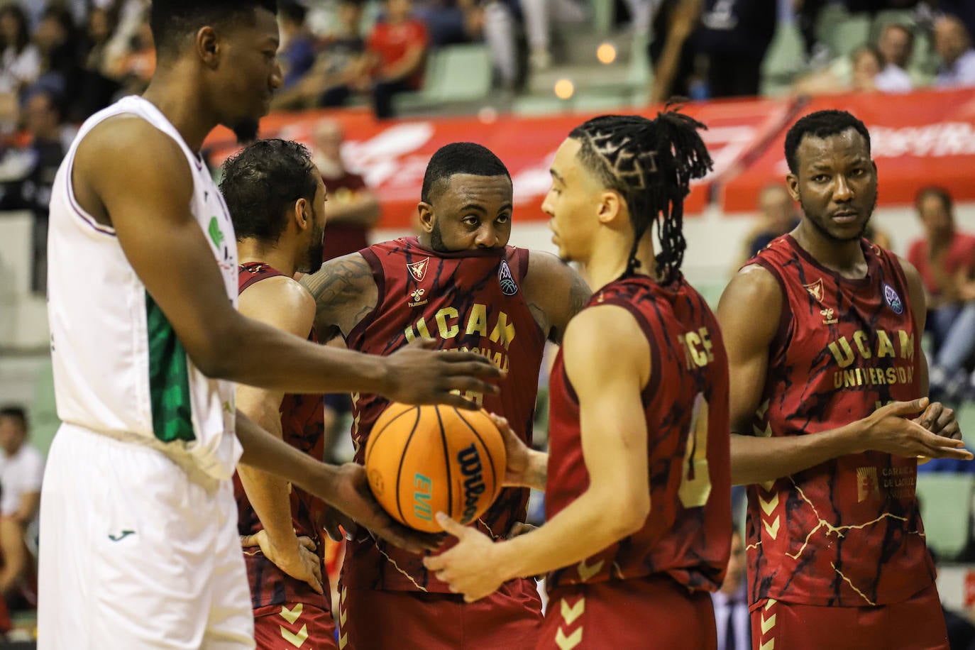 Las imágenes del partido entre el UCAM Murcia y el Zaragoza