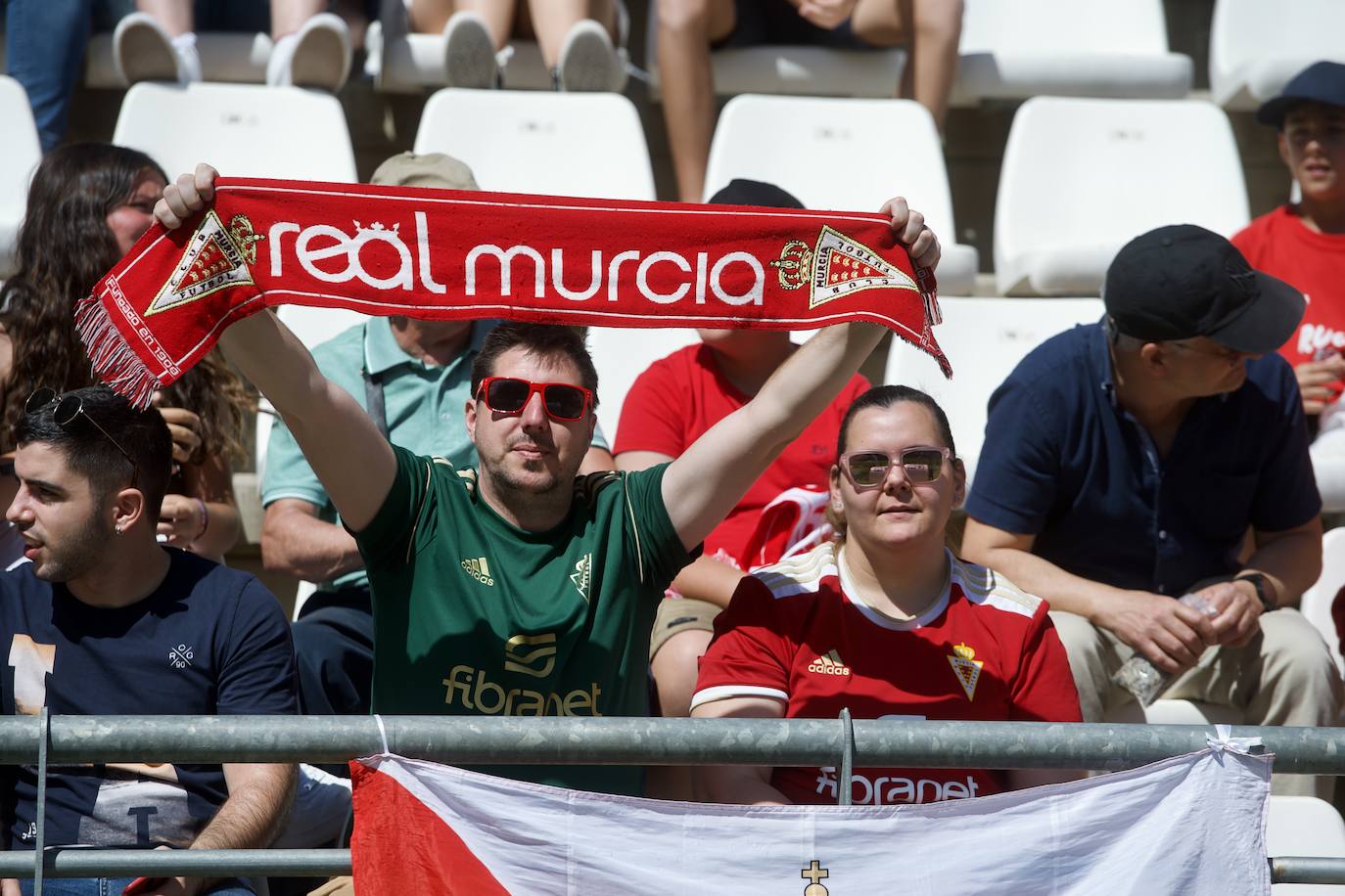 El partido del Real Murcia frente al Atlético Baleares, en imágenes