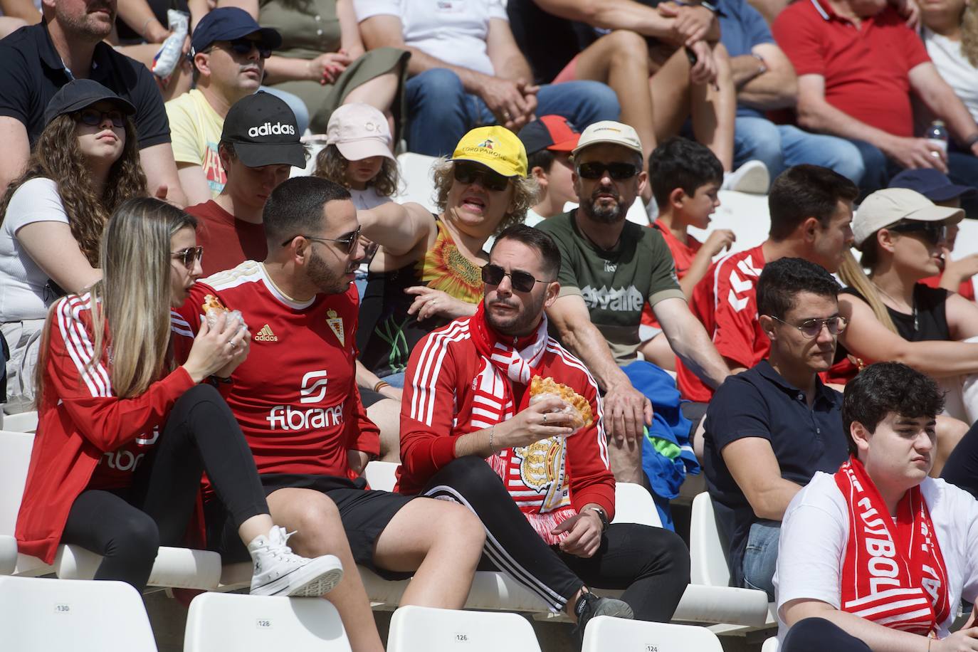 El partido del Real Murcia frente al Atlético Baleares, en imágenes