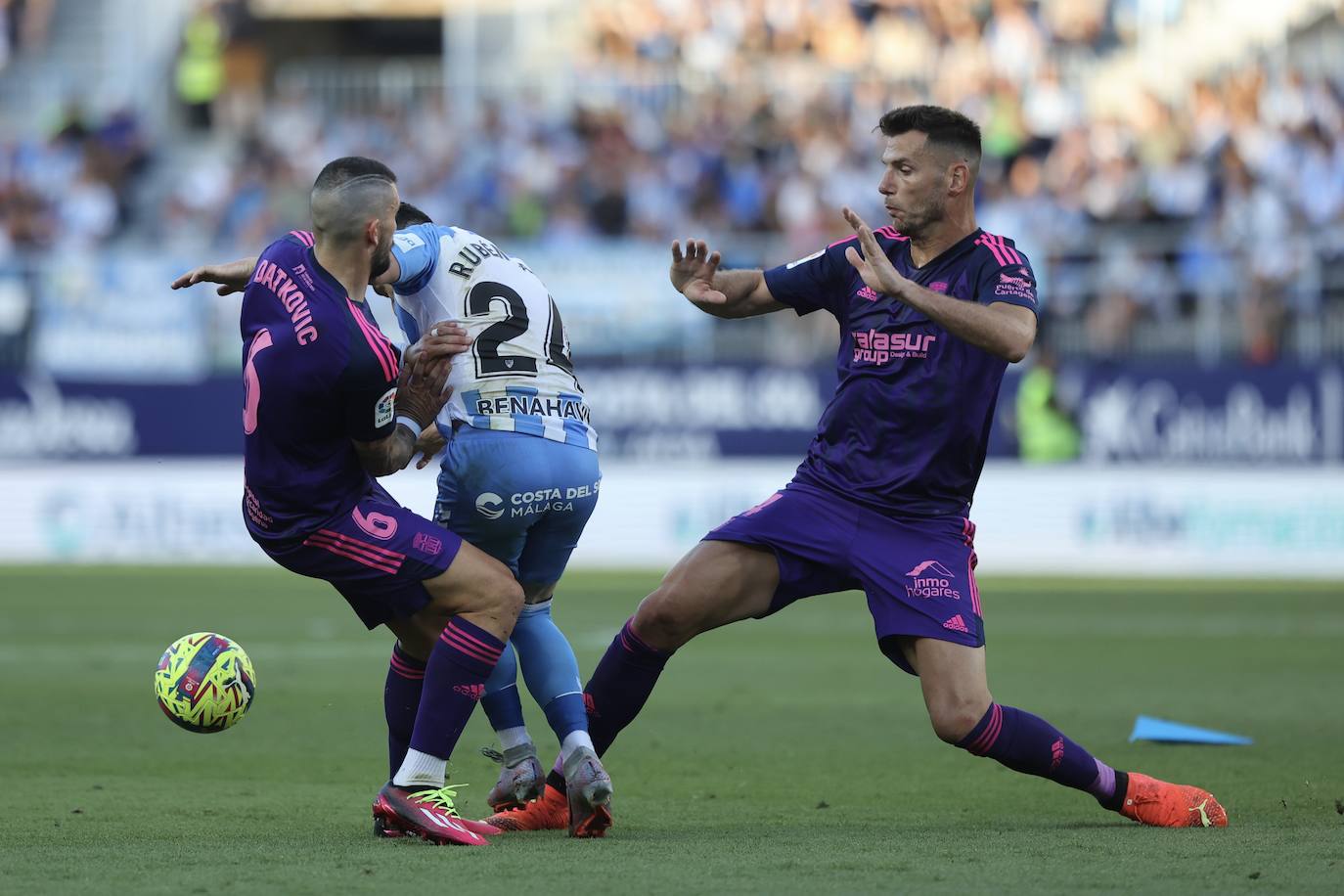 El partido del Cartagena contra el Málaga, en imágenes