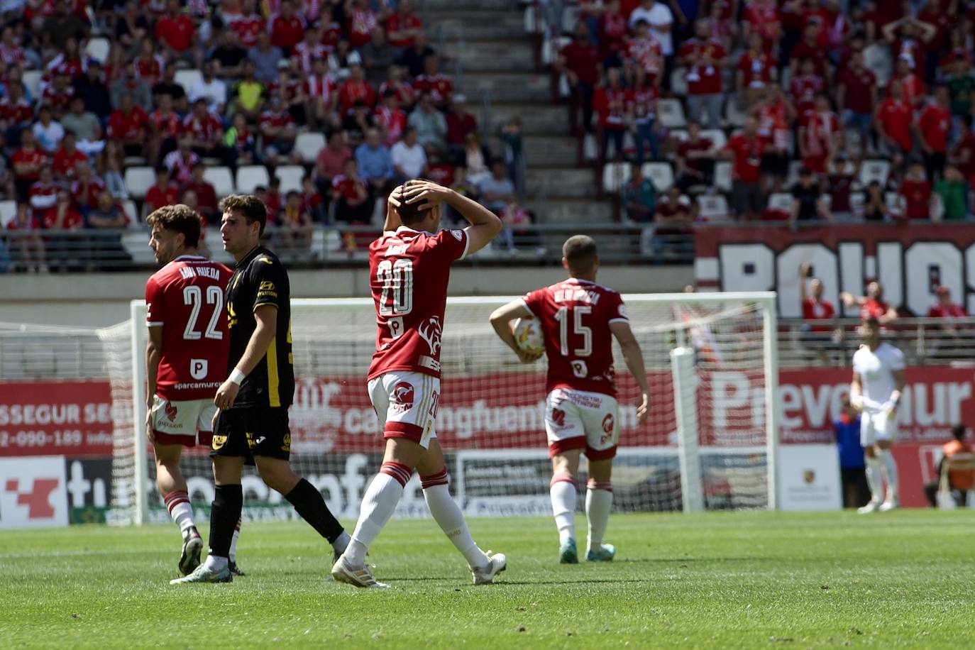 El partido del Real Murcia frente al Atlético Baleares, en imágenes