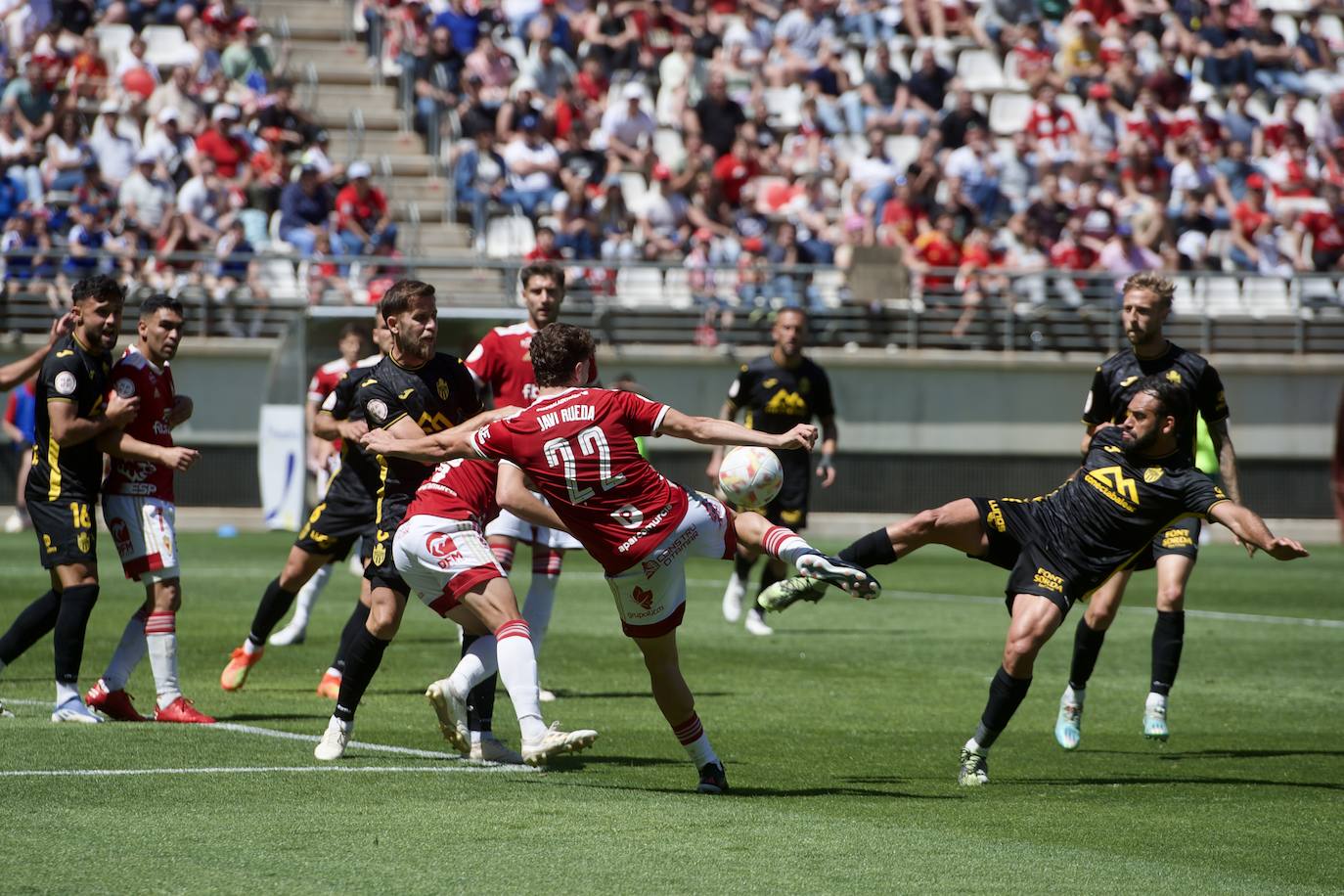 El partido del Real Murcia frente al Atlético Baleares, en imágenes