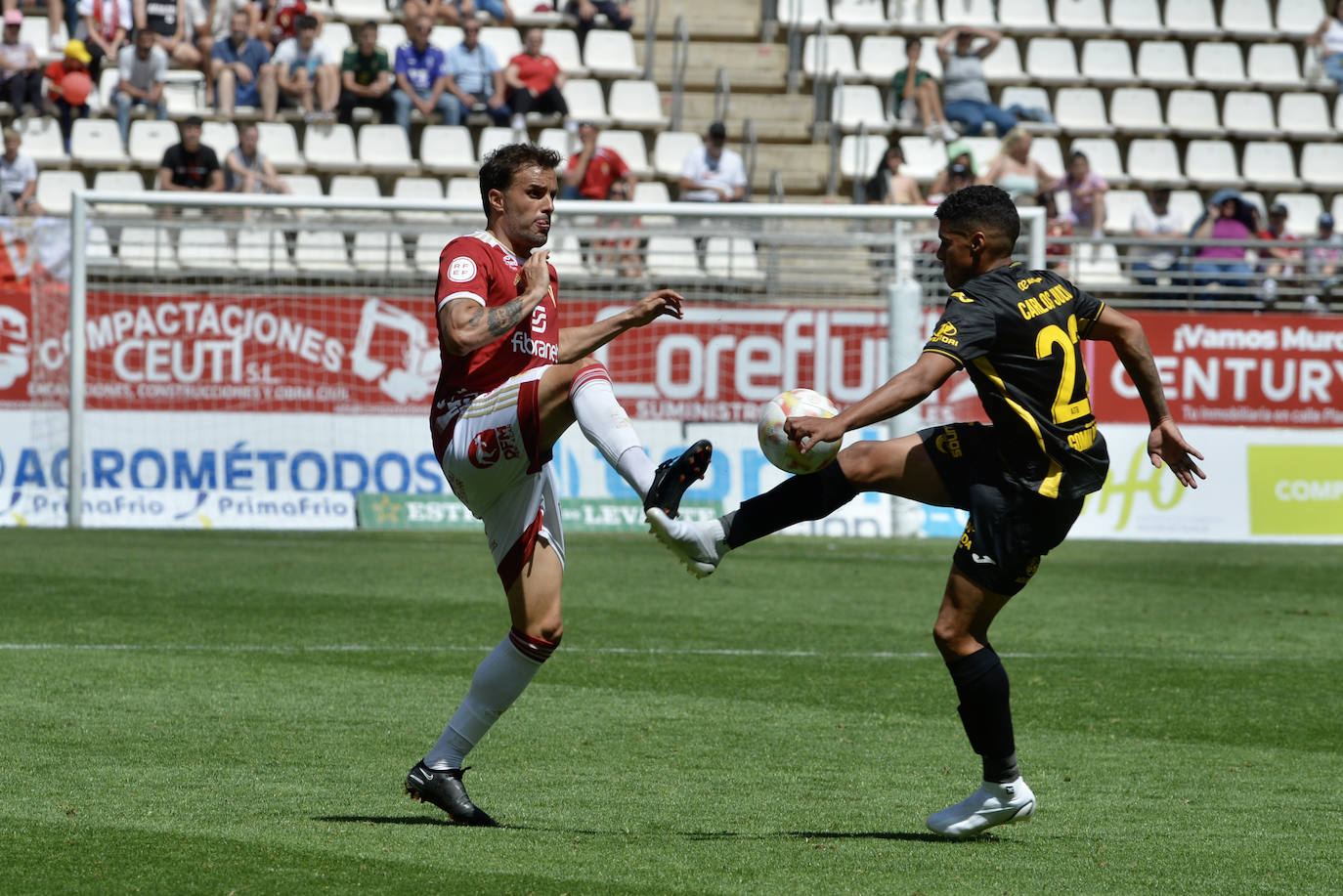 El partido del Real Murcia frente al Atlético Baleares, en imágenes