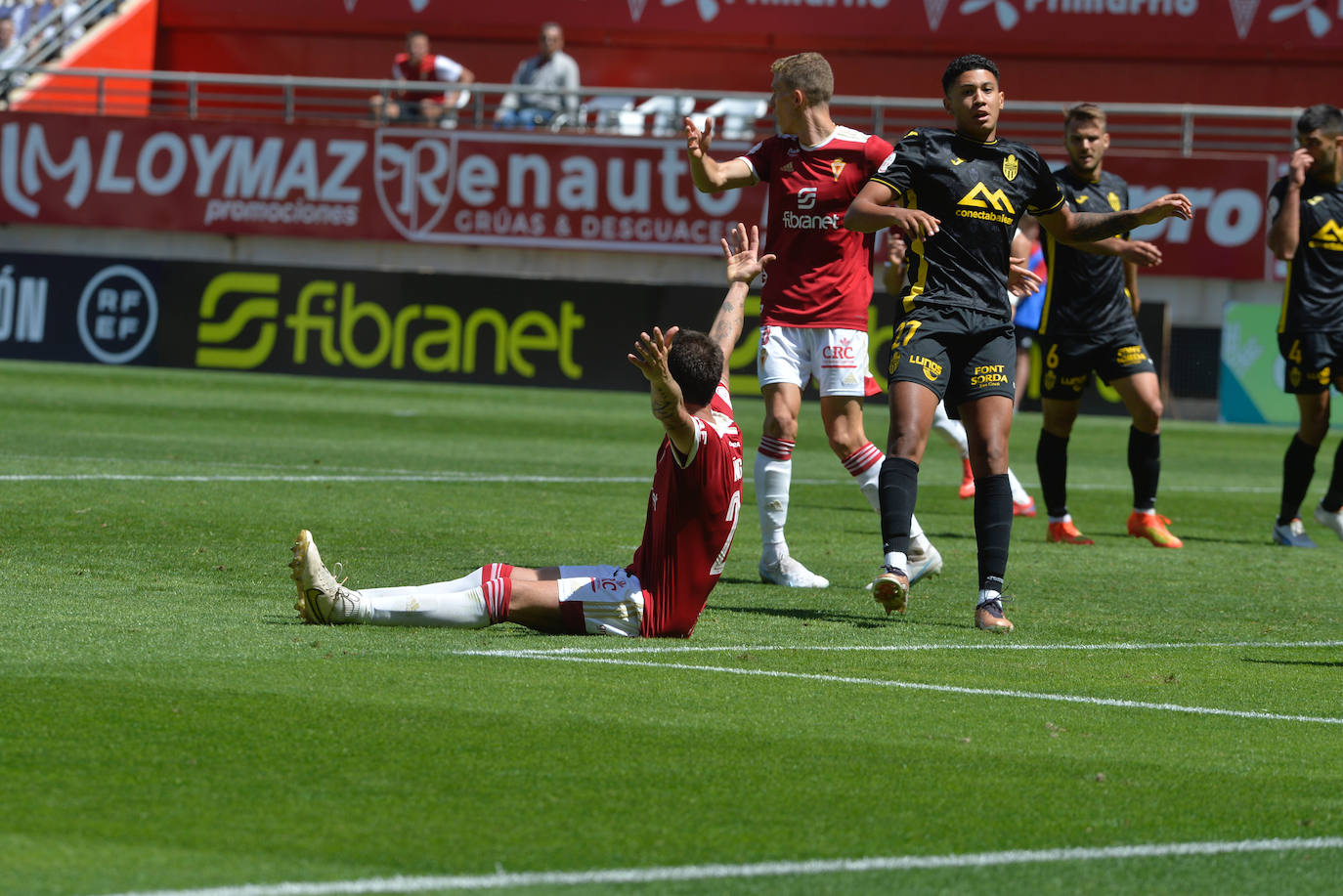 El partido del Real Murcia frente al Atlético Baleares, en imágenes