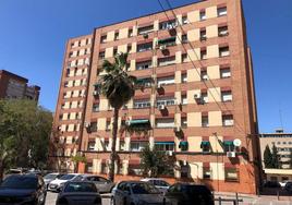 Bloque de viviendas sociales de distintas tipologías en el barrio de La Fama, en Murcia.