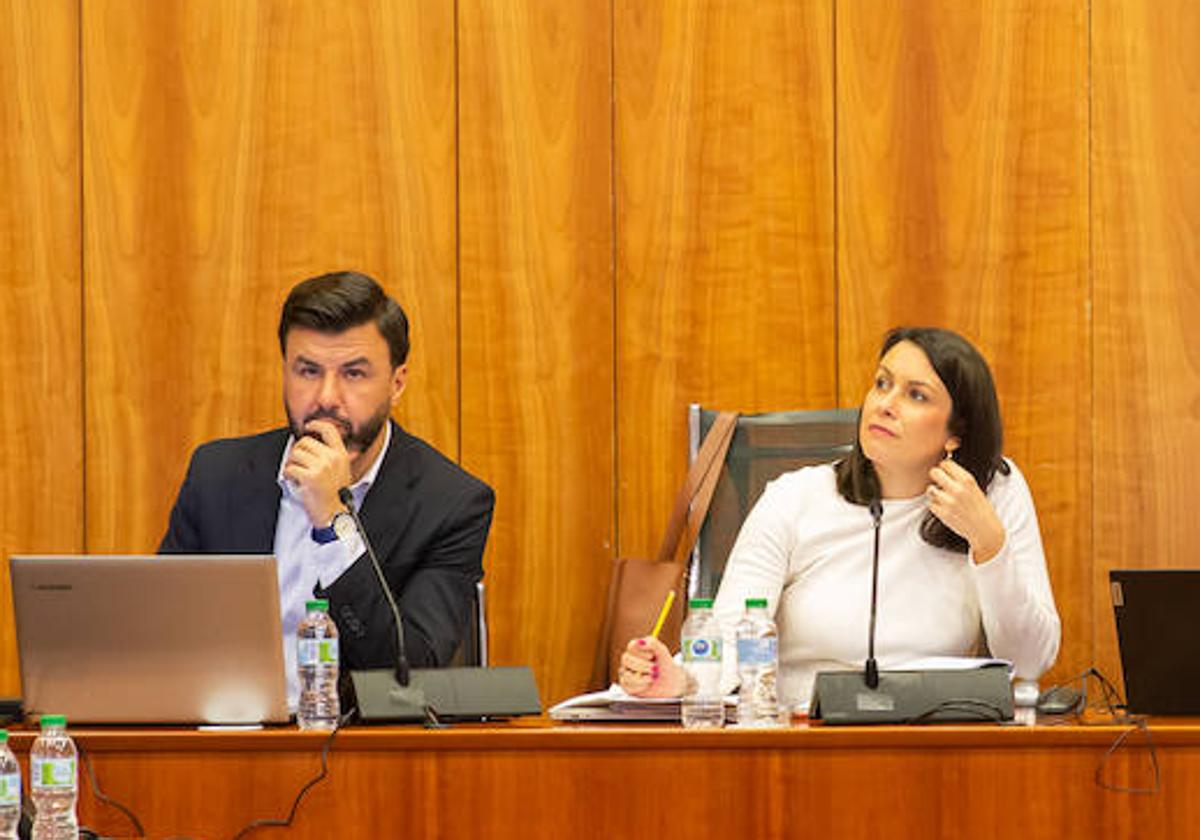 El vicealcalde, José Aix, y la alcaldesa, Carolina Gracia.