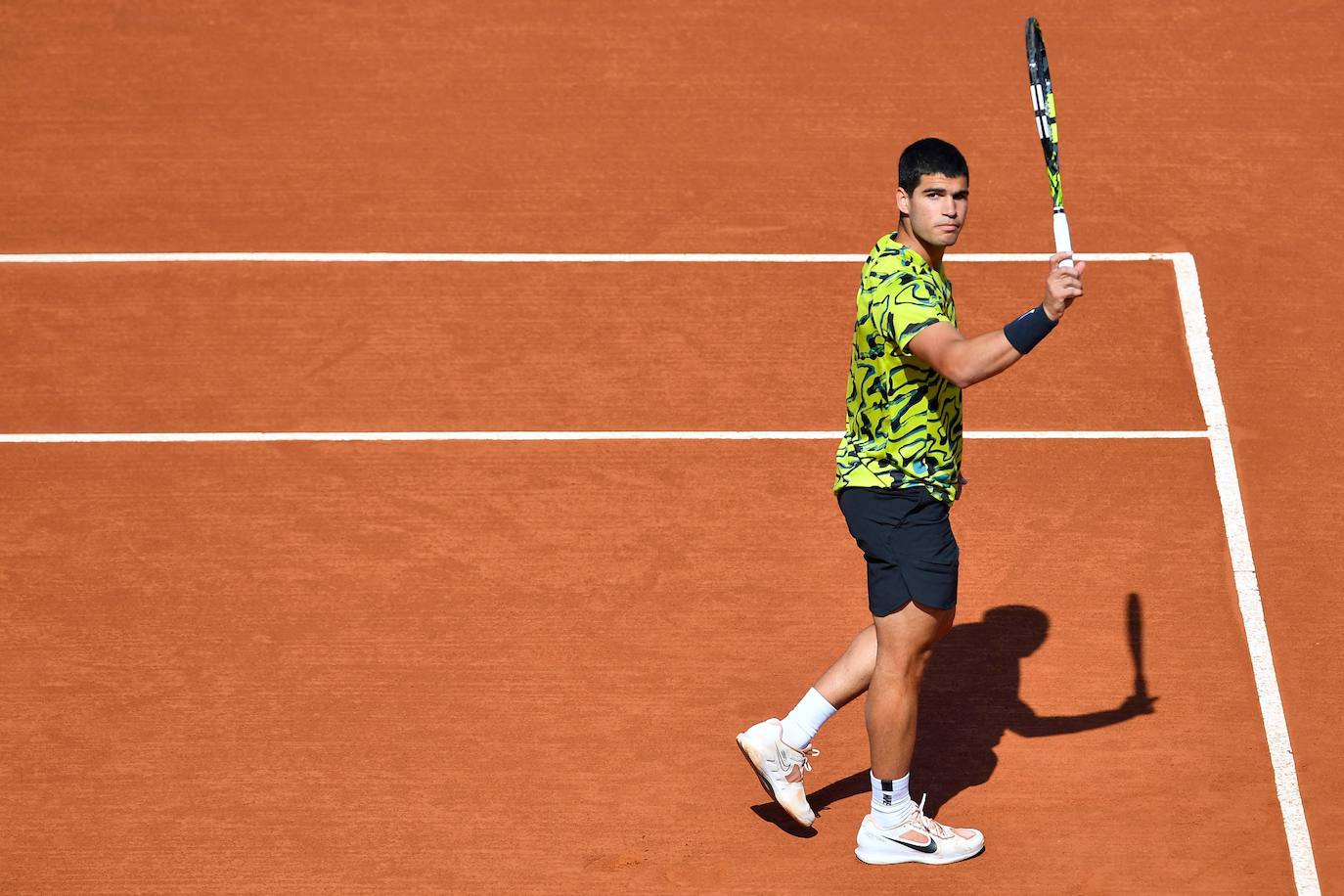 Alcaraz barre a Tsitsipas y revalida el Conde de Godó