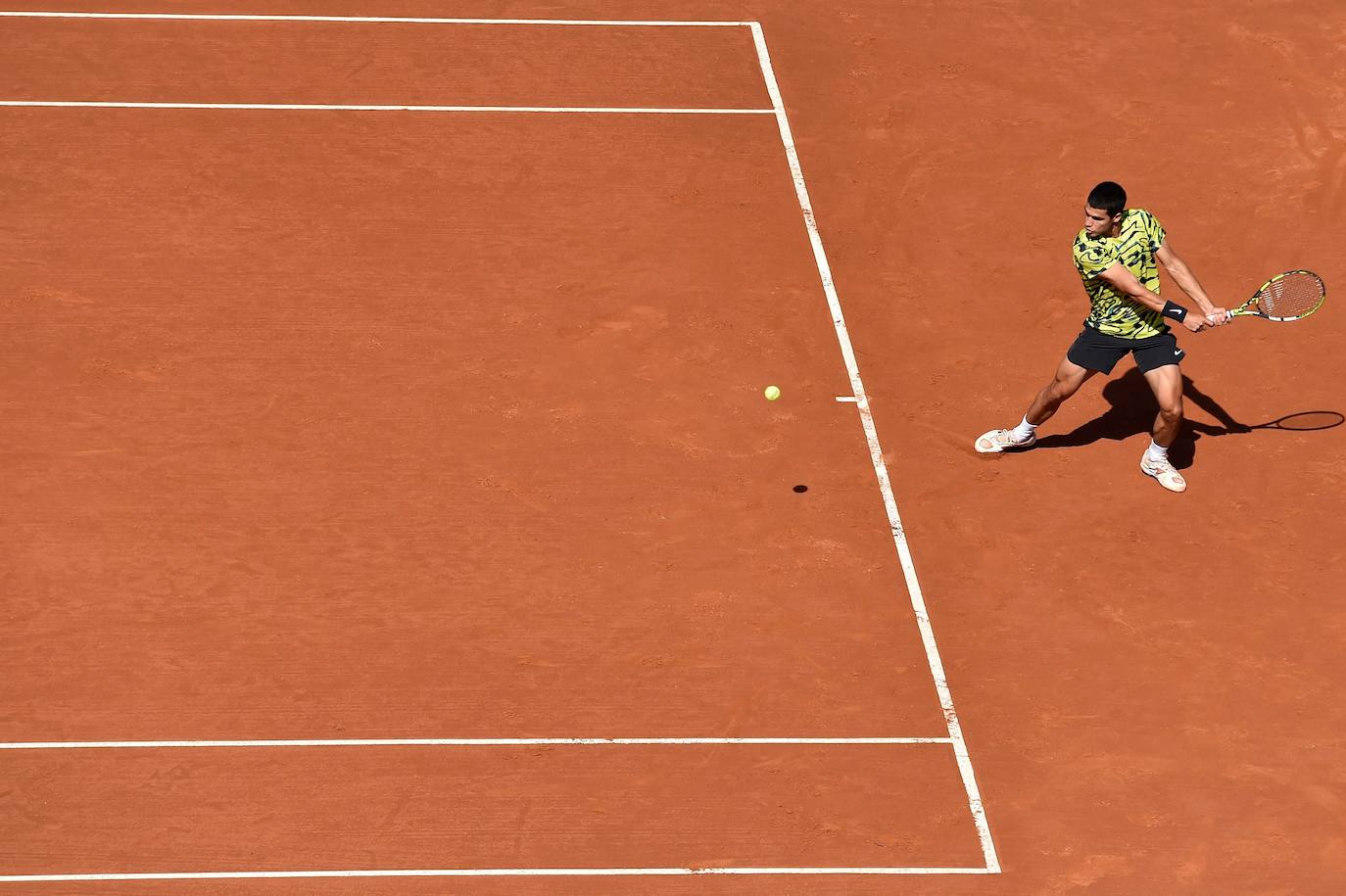 Alcaraz barre a Tsitsipas y revalida el Conde de Godó