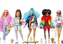 Varias muñecas Barbie actuales.