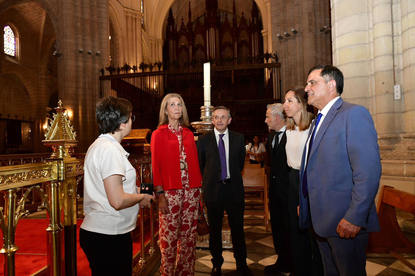 La visita de la Infanta Elena a Murcia, en imágenes