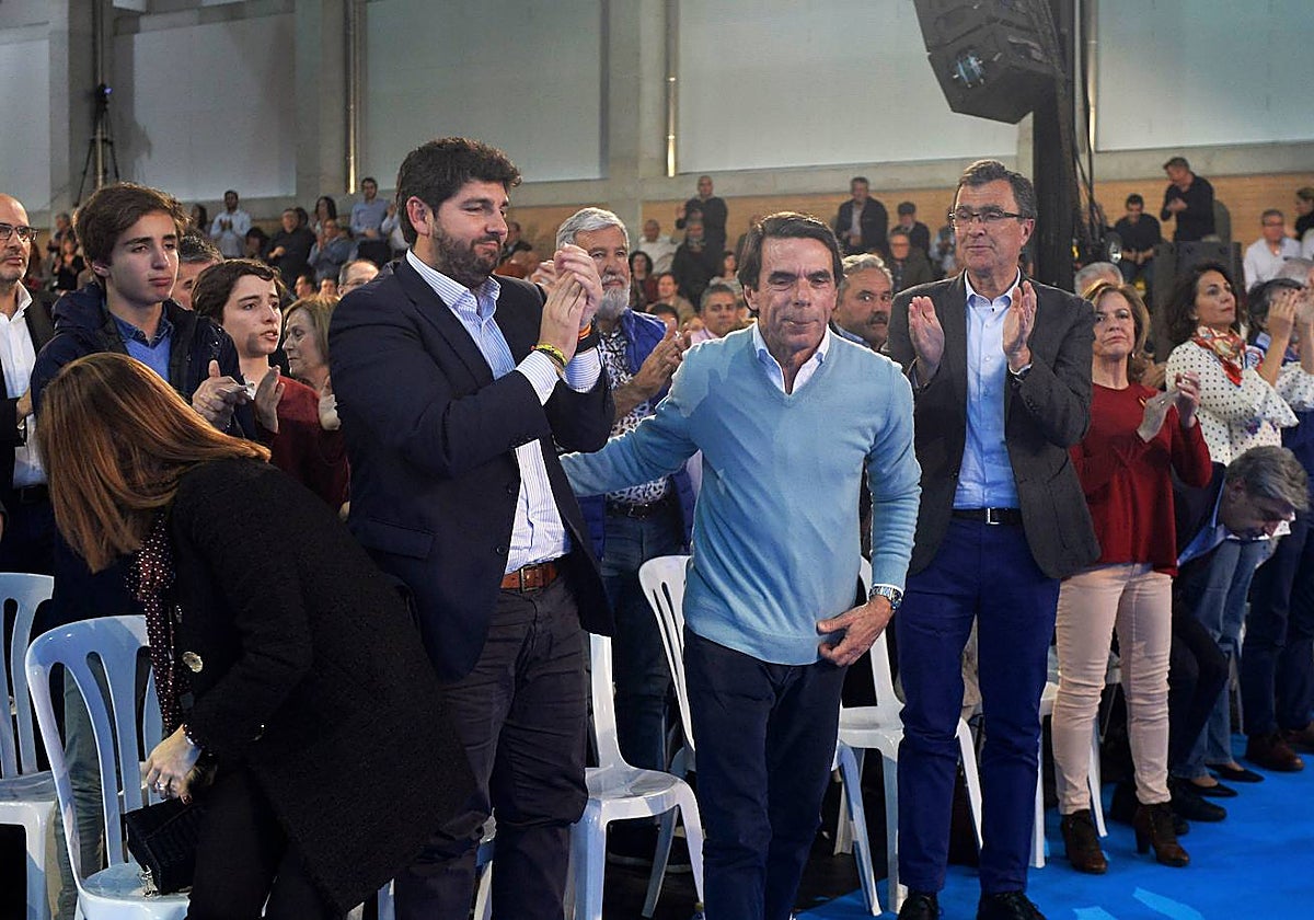 Aznar, con López Miras y Ballesta en un mitin celebrado en 2019.