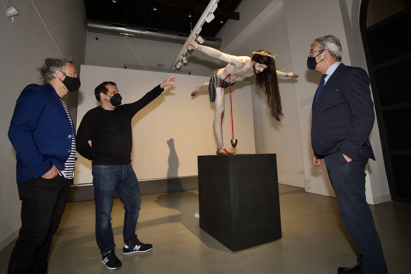 &#039;La Fuente&#039;, una escultura de Santiago Ydáñez
