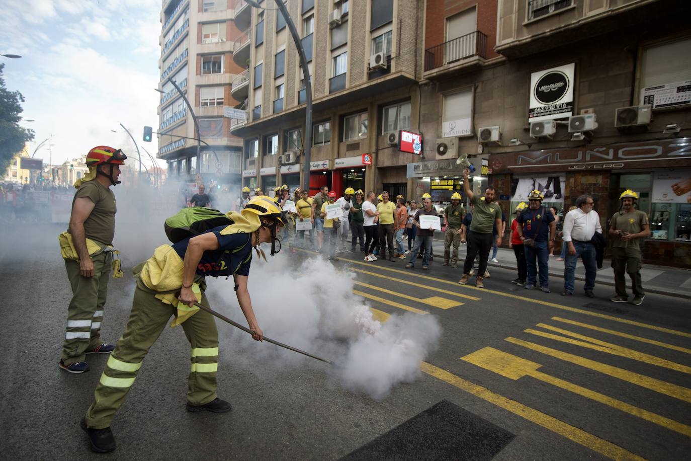 Protesta de bomberos y ambulancias en Murcia