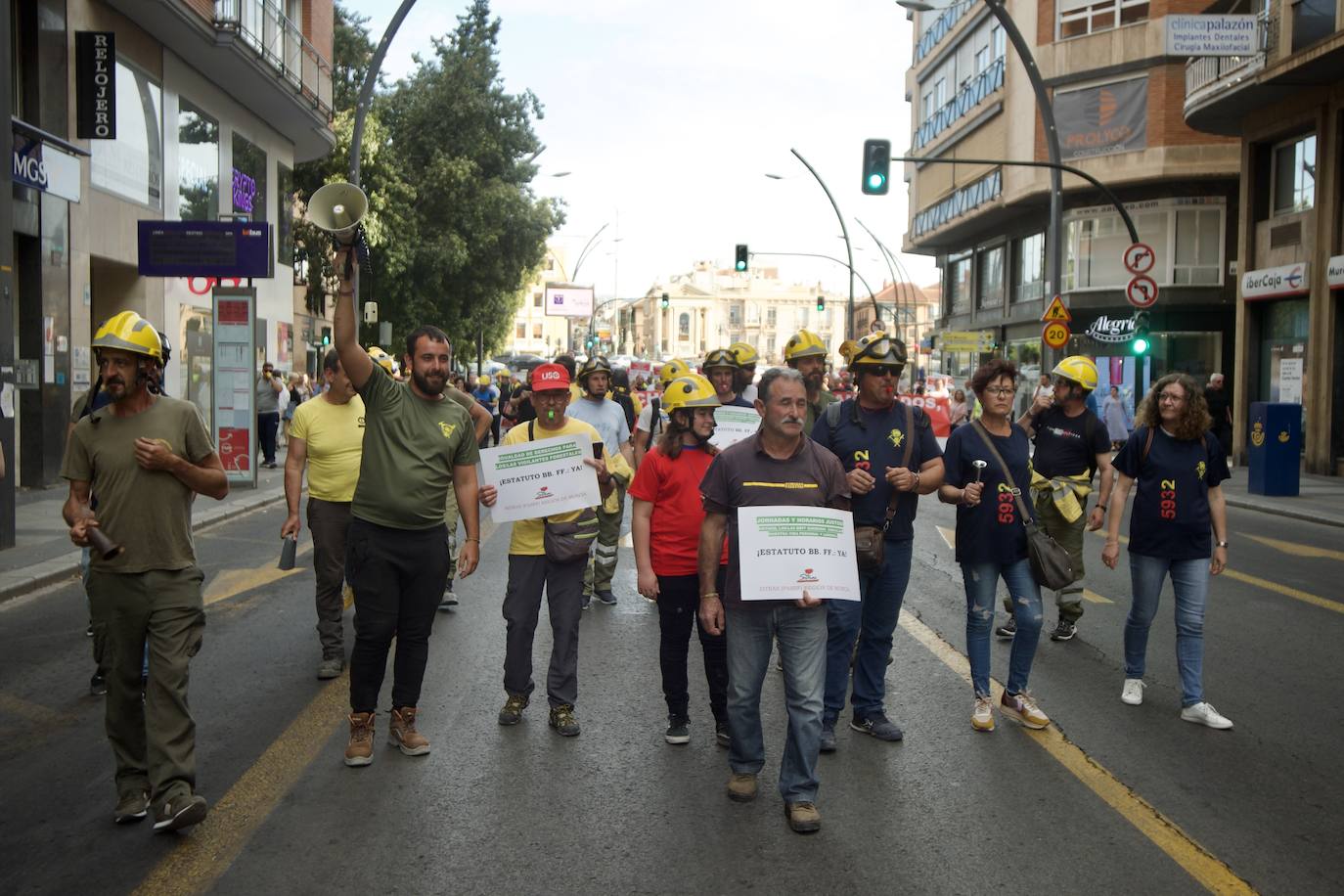 Protesta de bomberos y ambulancias en Murcia