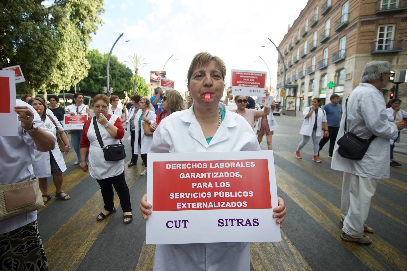 Protesta de bomberos y ambulancias en Murcia