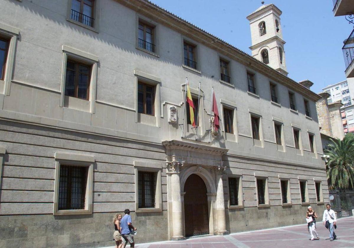 Palacio de San Esteban, sede del Gobierno regional, en una fotografía de archivo.