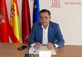 José Antonio Serrano durante la celebración de la Junta de Gobierno municipal, este viernes.