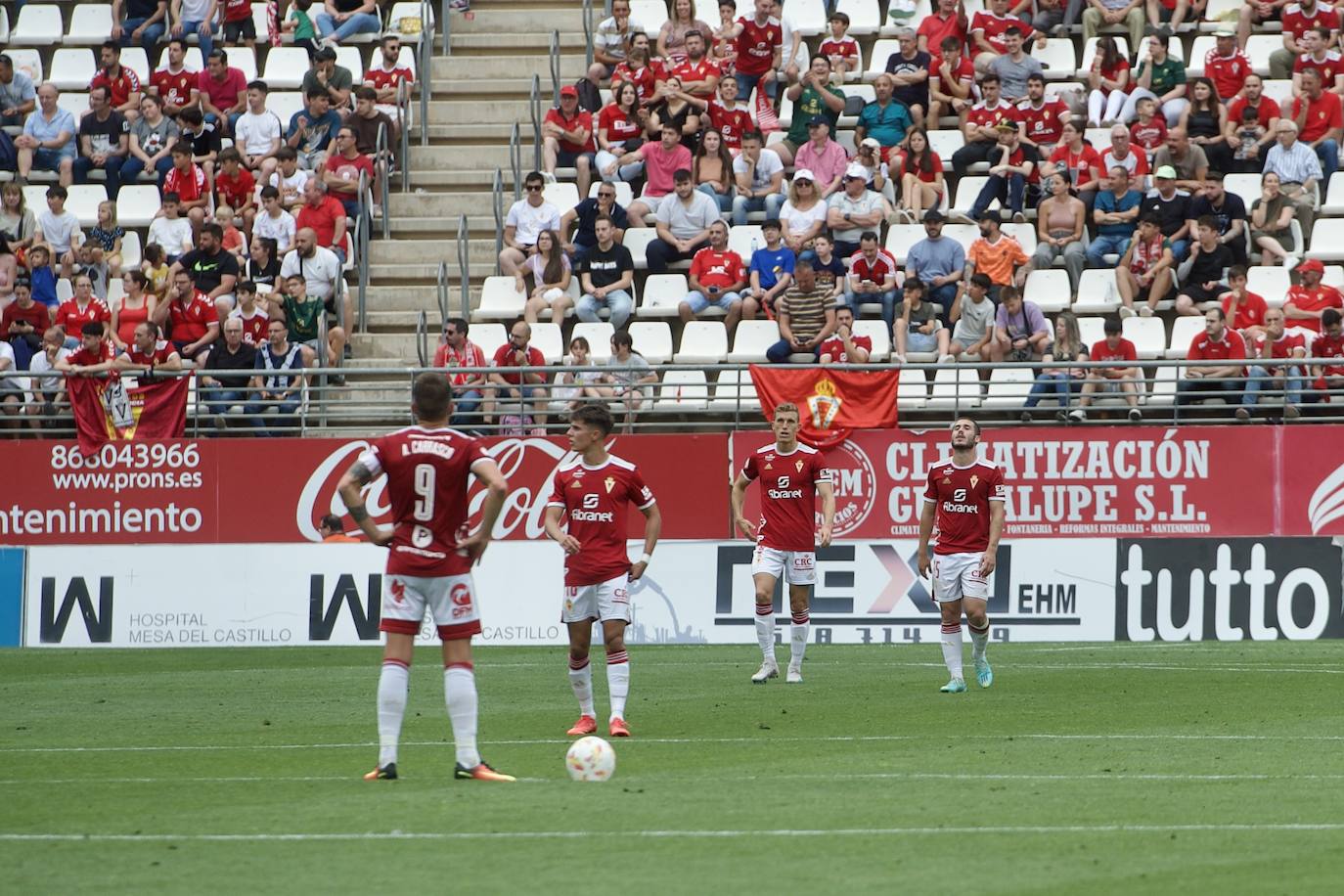 La derrota del Real Murcia frente al Intercity, en imágenes