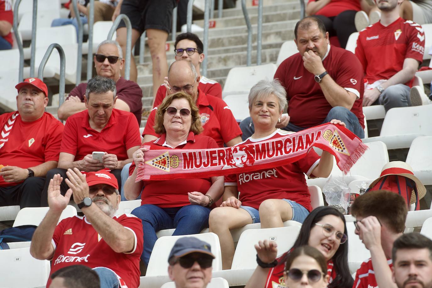 La derrota del Real Murcia frente al Intercity, en imágenes